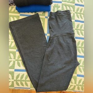 Beyond the Bump / Beyond Yoga Flare Maternity Pants Black Small